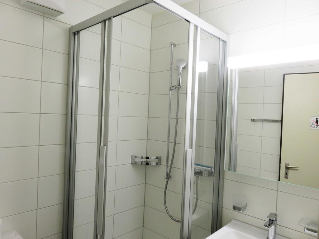 Swiss Star District 11 - Self Check-In Apartment ซูริก ภายนอก รูปภาพ